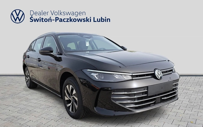 Volkswagen Passat cena 193200 przebieg: 7, rok produkcji 2024 z Płońsk małe 92